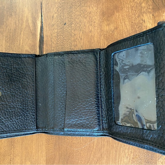 Nine West small Fri-fold wallet. - Picture 3 of 5